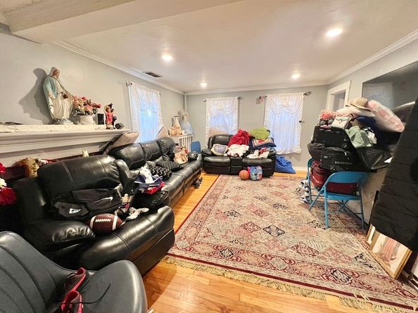 11 Oak St, Fitchburg MA 01420