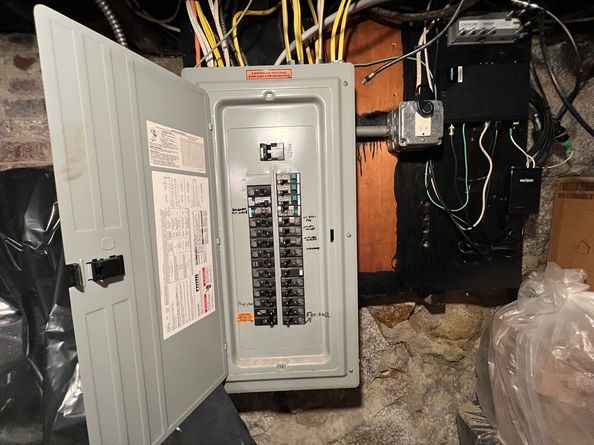 11 Oak St, Fitchburg MA 01420