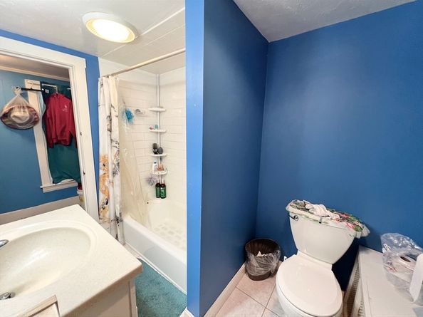 11 Oak St, Fitchburg MA 01420