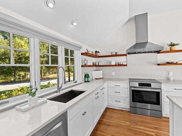 8 Eagles Nest Rd, Duxbury MA 02332
