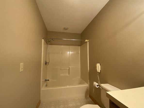 170 Bridge St, Warren MA 01083