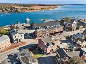 30-32 Water Street 4, Newburyport MA 01950