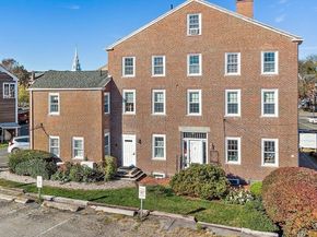 30-32 Water Street 4, Newburyport MA 01950