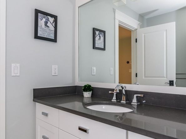 94 Elm St, Medfield MA 02052