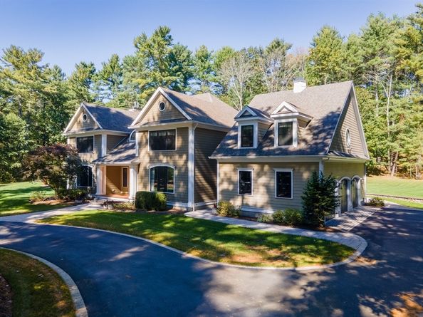 94 Elm St, Medfield MA 02052