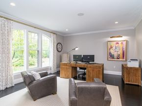 94 Elm St, Medfield MA 02052
