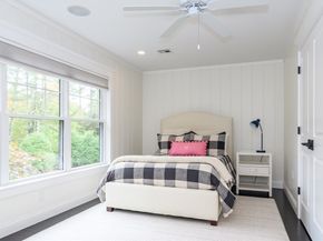 94 Elm St, Medfield MA 02052
