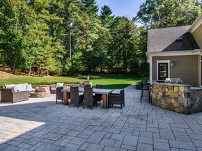 94 Elm St, Medfield MA 02052