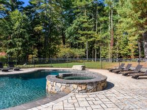 94 Elm St, Medfield MA 02052