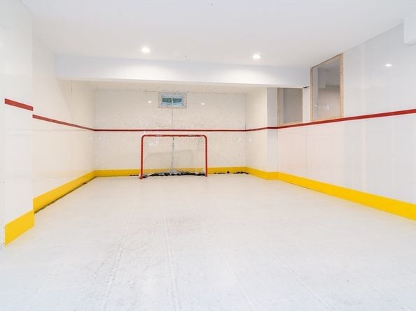 94 Elm St, Medfield MA 02052