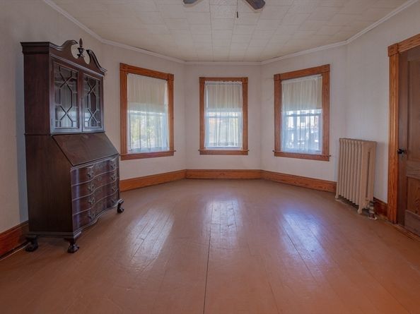 14 Hill St, Webster MA 01570