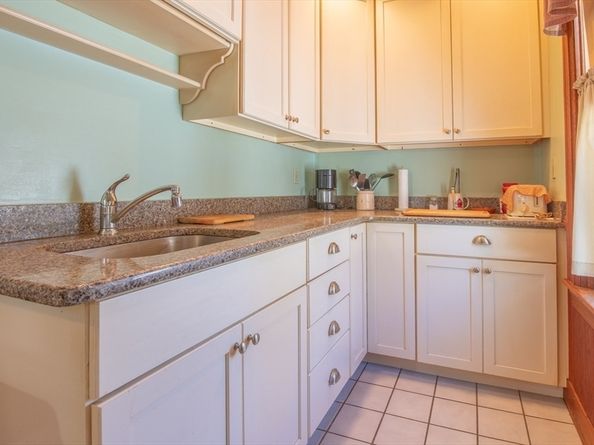 14 Hill St, Webster MA 01570