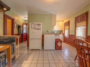 14 Hill St, Webster MA 01570