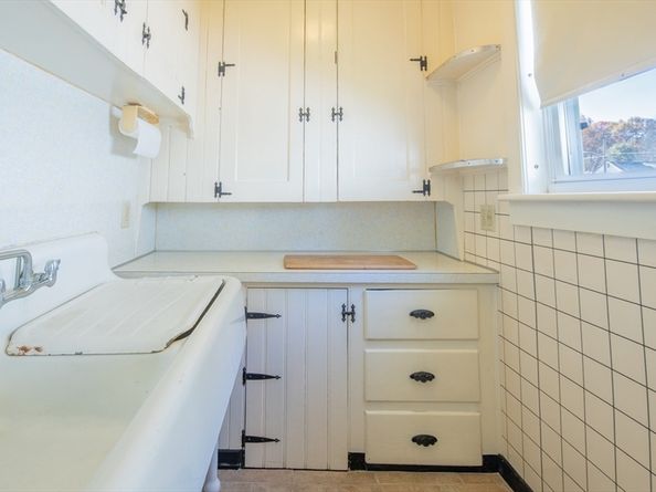 14 Hill St, Webster MA 01570