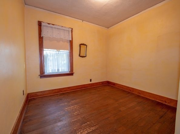 14 Hill St, Webster MA 01570
