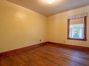 14 Hill St, Webster MA 01570