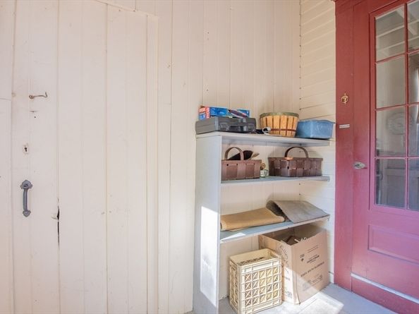 14 Hill St, Webster MA 01570