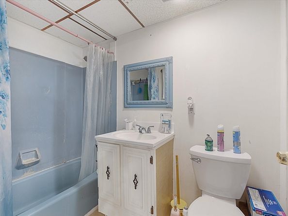 35 Shelby St, Worcester MA 01605