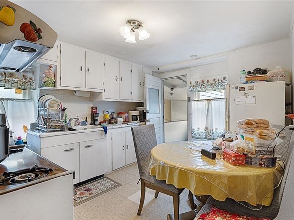 35 Shelby St, Worcester MA 01605