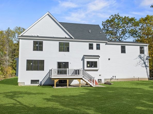 125 Concord Rd, Westford MA 01886