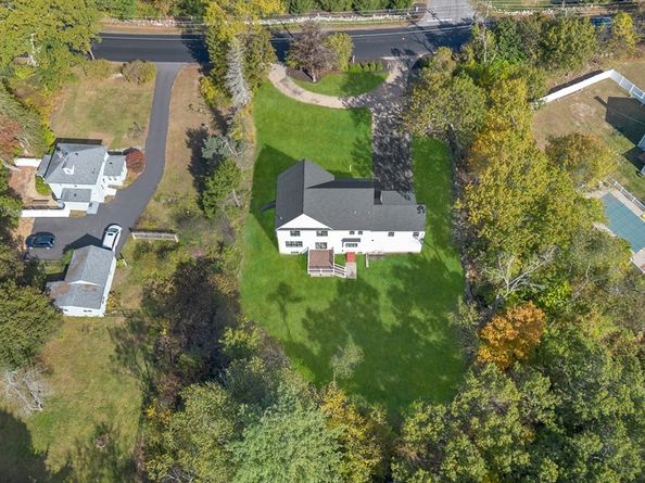 125 Concord Rd, Westford MA 01886