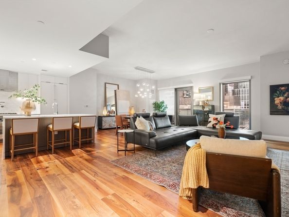 300 Pier 4 Blvd 7G, Boston MA 02210