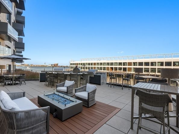 300 Pier 4 Blvd 7G, Boston MA 02210
