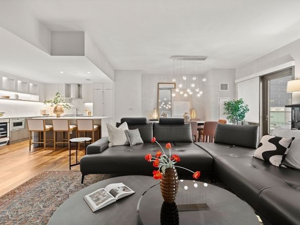 300 Pier 4 Blvd 7G, Boston MA 02210