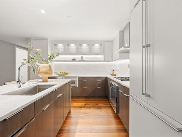 300 Pier 4 Blvd 7G, Boston MA 02210