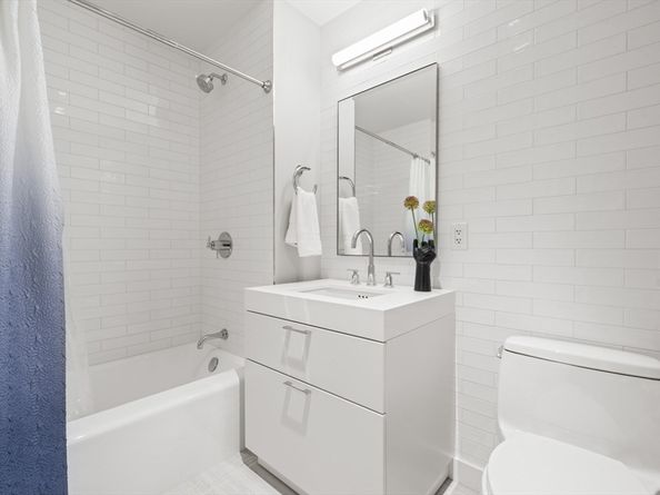 300 Pier 4 Blvd 7G, Boston MA 02210