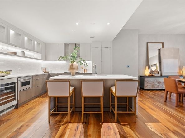 300 Pier 4 Blvd 7G, Boston MA 02210