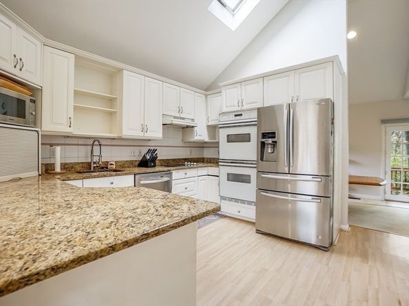 2 Grove St, Framingham MA 01701