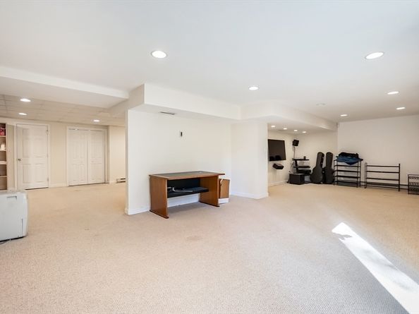 2 Grove St, Framingham MA 01701