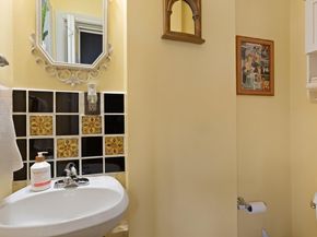 29 Station St, Sharon MA 02067