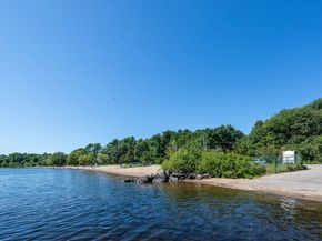 29 Station St, Sharon MA 02067