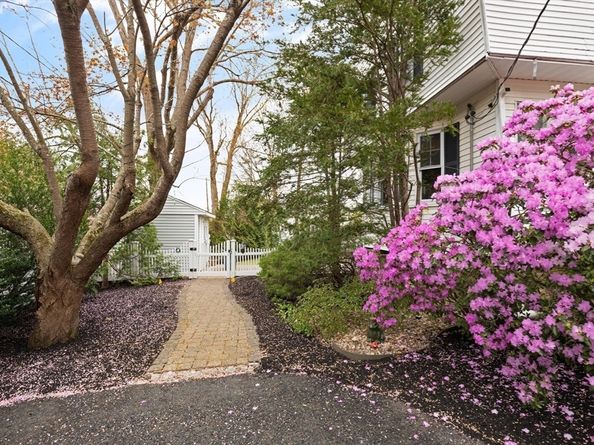 29 Station St, Sharon MA 02067