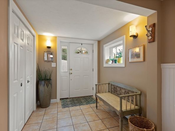 29 Station St, Sharon MA 02067