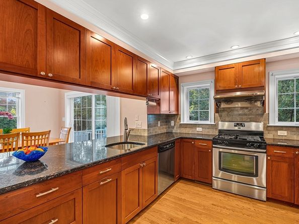 31 Grant Ave 31, Belmont MA 02478