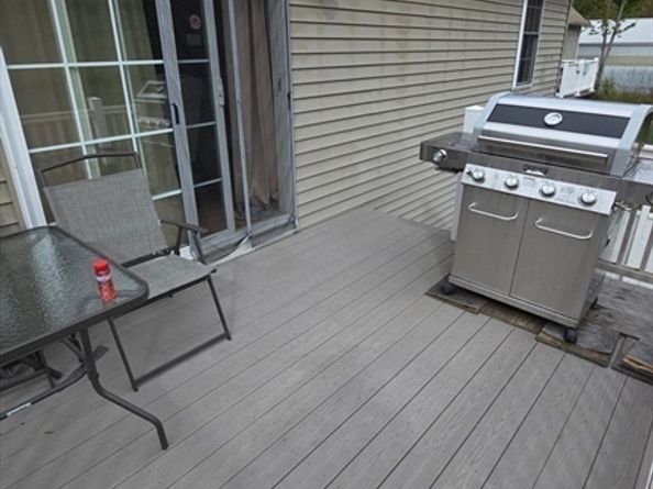 371 Hartford Ave E 371, Uxbridge MA 01569