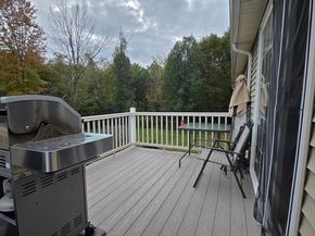 371 Hartford Ave E 371, Uxbridge MA 01569