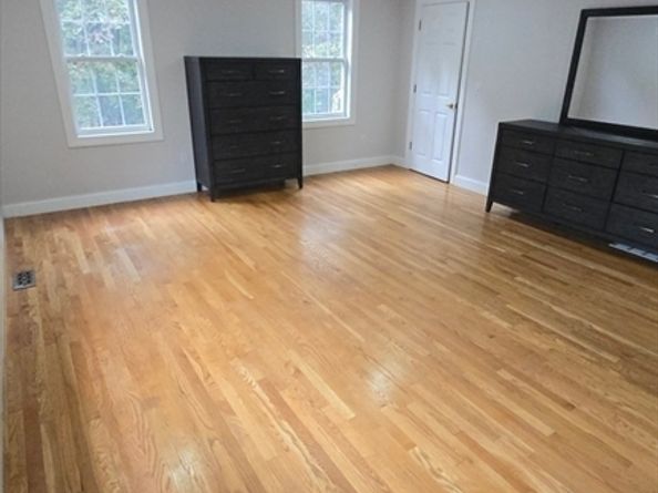 371 Hartford Ave E 371, Uxbridge MA 01569