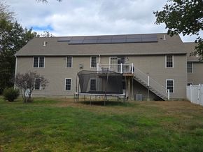 371 Hartford Ave E 371, Uxbridge MA 01569