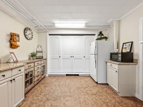 617 Salisbury St, Worcester MA 01609