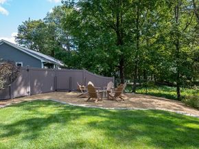 617 Salisbury St, Worcester MA 01609