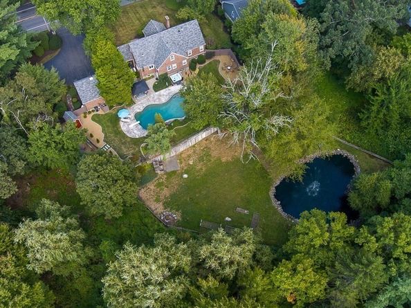 617 Salisbury St, Worcester MA 01609