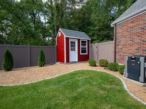 617 Salisbury St, Worcester MA 01609