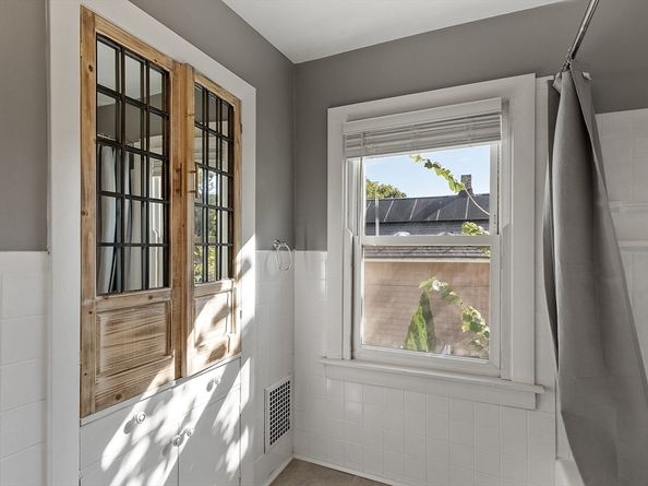58 Nelson St, Warren MA 01083