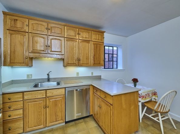 100 Sewall Ave 5, Brookline MA 02446