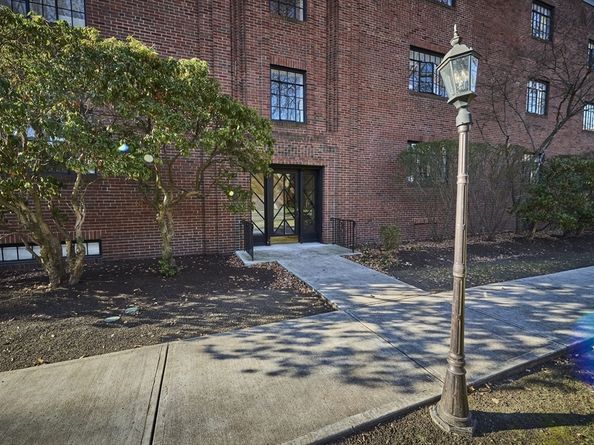 100 Sewall Ave 5, Brookline MA 02446