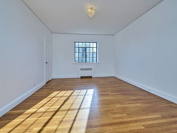 100 Sewall Ave 5, Brookline MA 02446